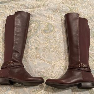 Brown gently used knee high leather Bandolino boots